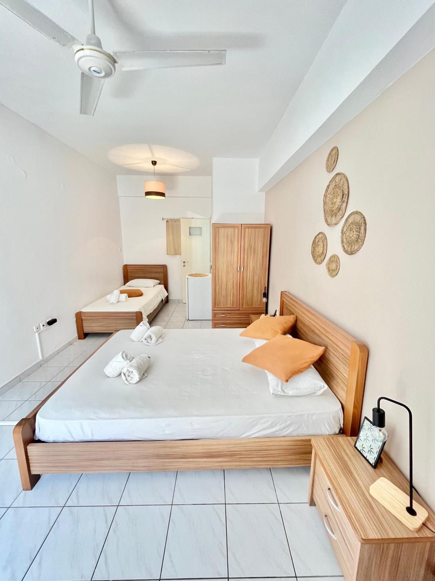 Koutrakis Rooms Finikounta Exterior photo
