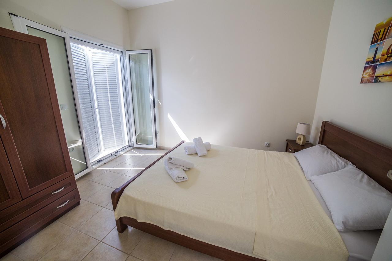 Koutrakis Rooms Finikounta Exterior photo